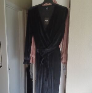 Oat New York Elegant Black Robe